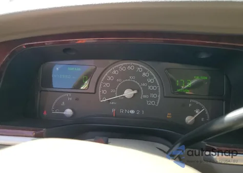 2004 Lincoln Town Car Executive from USA, damaged, VIN 1LNHM81W14Y637023